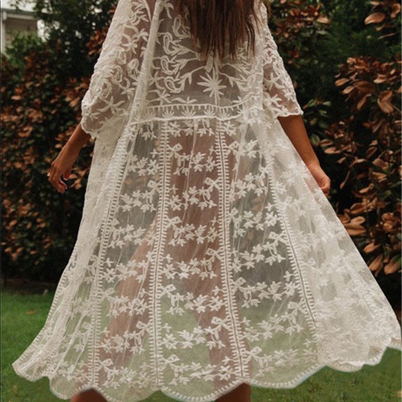 Ivory Beautiful Detailed Lace Coverup ~ NIP - Picture 2 of 5